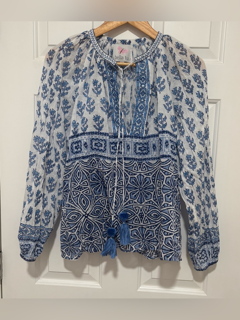 Bella Tu Blue & White Embroidered Peasant Blouse Cotton color block India medium